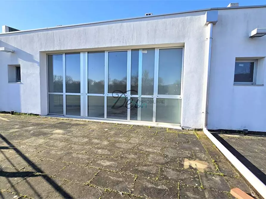 Immagine 8 di Ufficio in affitto  in Viale Europa  22 a Capannori