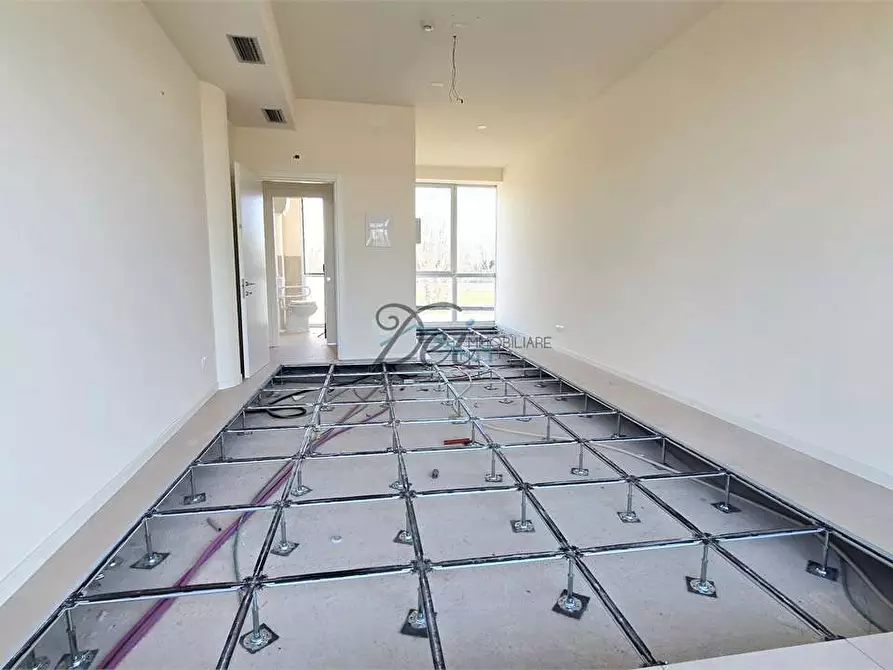 Immagine 10 di Ufficio in affitto  in Viale Europa  22 a Capannori