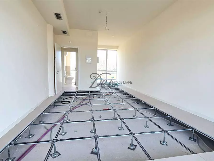 Immagine 11 di Ufficio in affitto  in Viale Europa  22 a Capannori