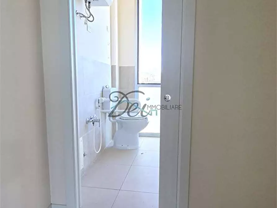 Immagine 13 di Ufficio in affitto  in Viale Europa  22 a Capannori