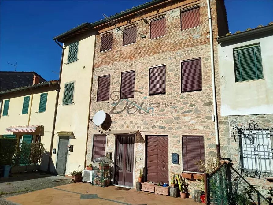 Immagine 2 di Porzione di casa in vendita  in Via Lombarda 199 a Capannori
