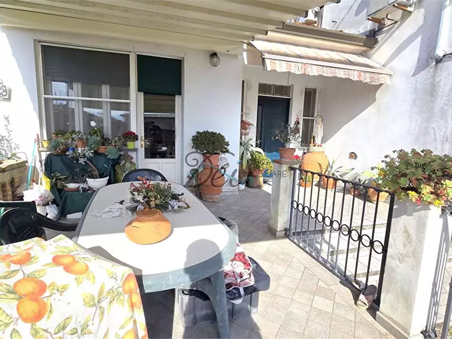 Immagine 5 di Casa bifamiliare in vendita  in Via di piaggiori 213 a Capannori