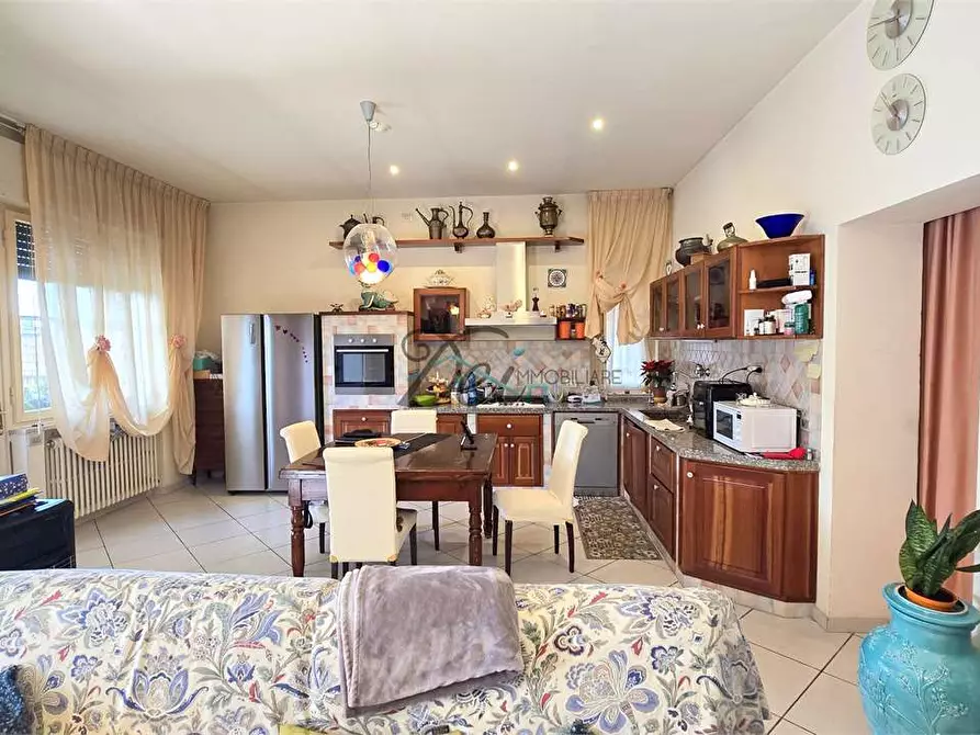 Immagine 7 di Casa bifamiliare in vendita  in Via di piaggiori 213 a Capannori