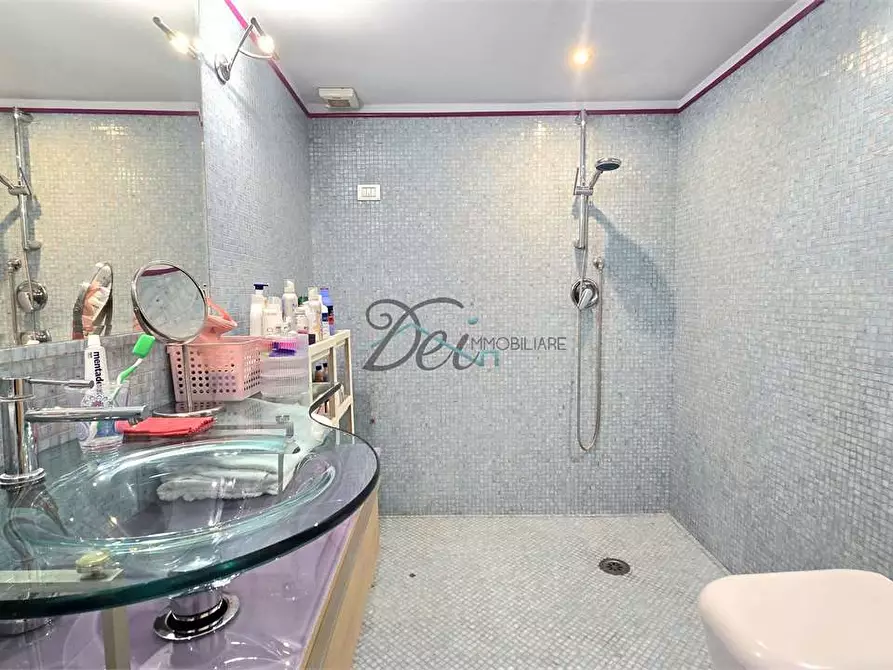 Immagine 31 di Casa bifamiliare in vendita  in Via di piaggiori 213 a Capannori