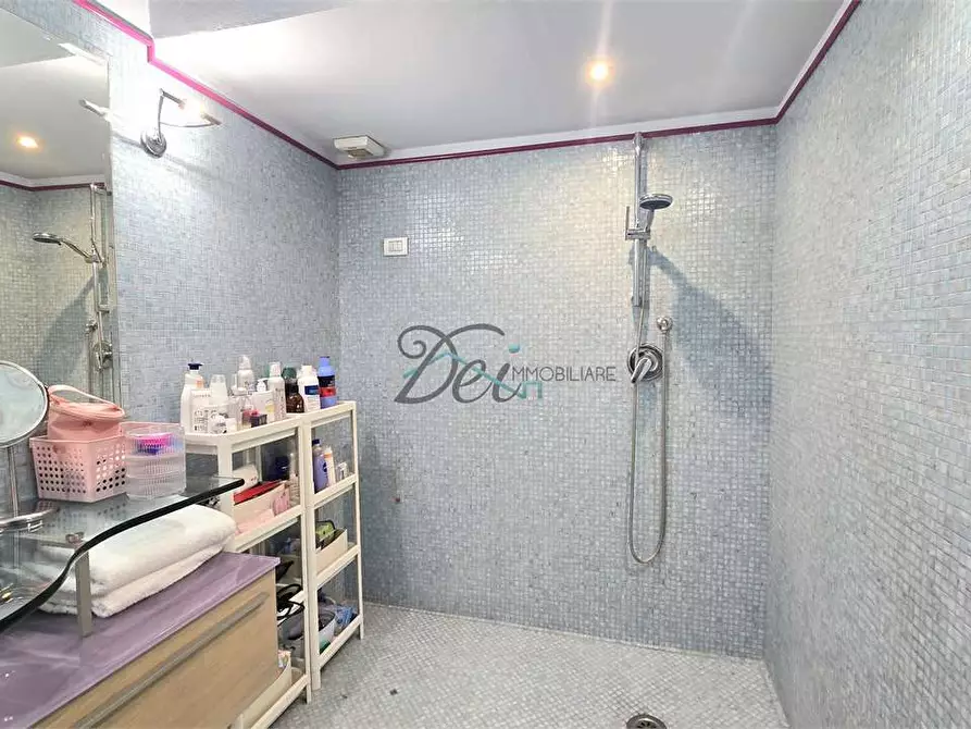 Immagine 32 di Casa bifamiliare in vendita  in Via di piaggiori 213 a Capannori