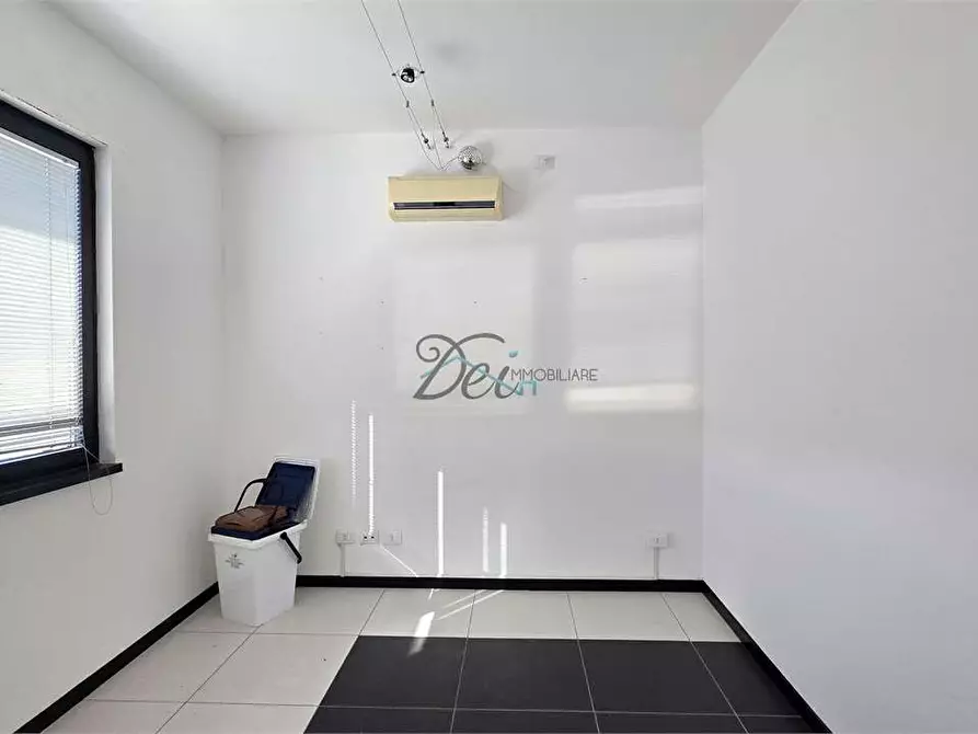 Immagine 9 di Ufficio in affitto  in Via Pesciatina  21 a Capannori