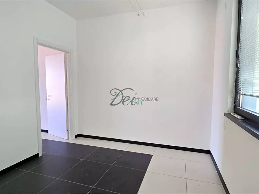 Immagine 10 di Ufficio in affitto  in Via Pesciatina  21 a Capannori