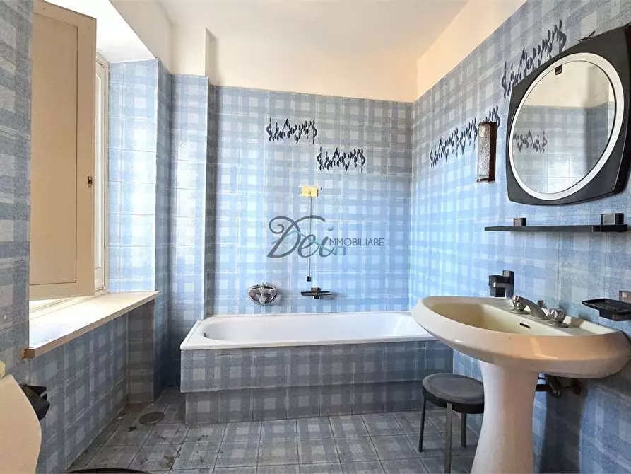 Immagine 28 di Casa bifamiliare in vendita  in Via dell'isola a Capannori