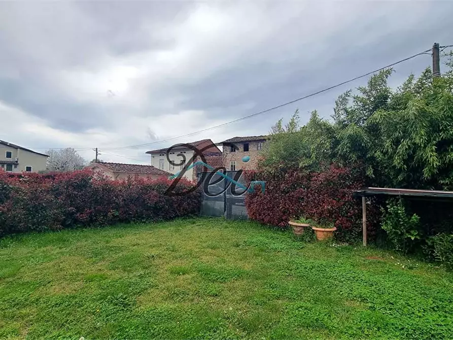 Immagine 6 di Porzione di casa in vendita  in VIa del Ponte a Lucca