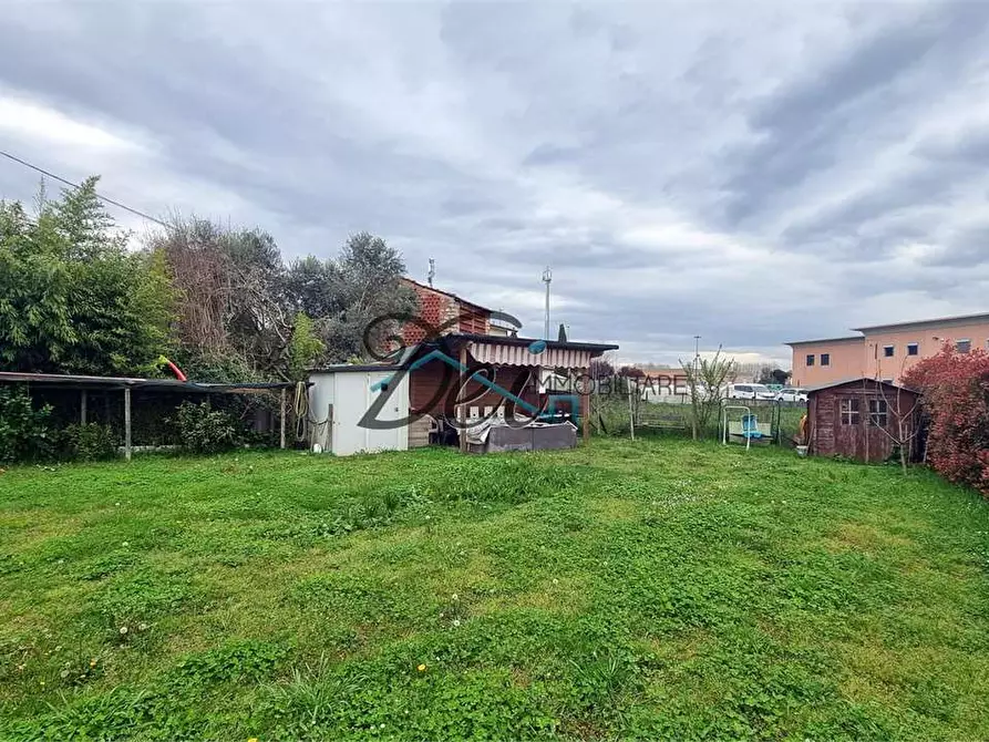Immagine 4 di Porzione di casa in vendita  in VIa del Ponte a Lucca