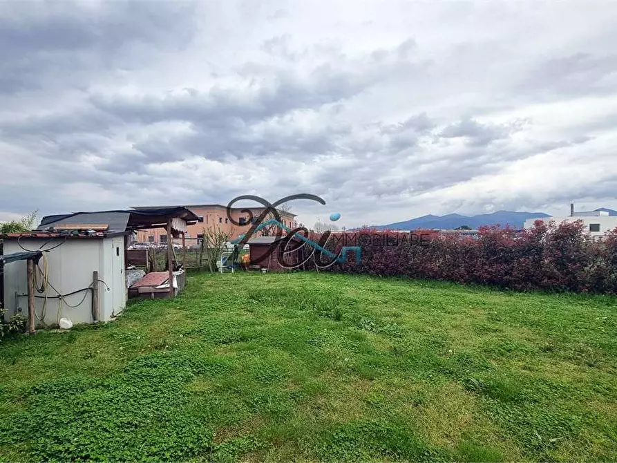 Immagine 9 di Porzione di casa in vendita  in VIa del Ponte a Lucca