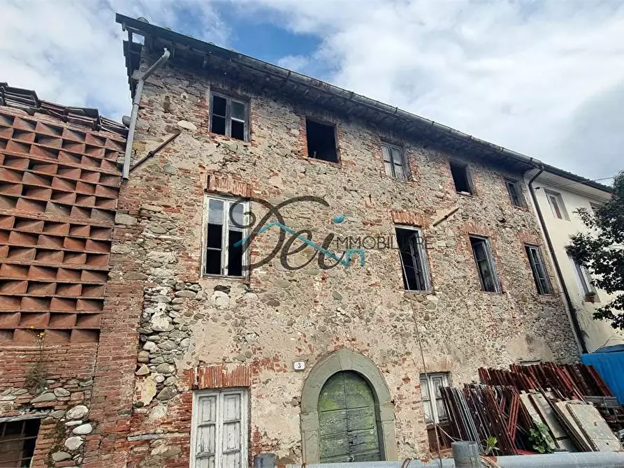 Immagine 5 di Porzione di casa in vendita  in VIa del Ponte a Lucca