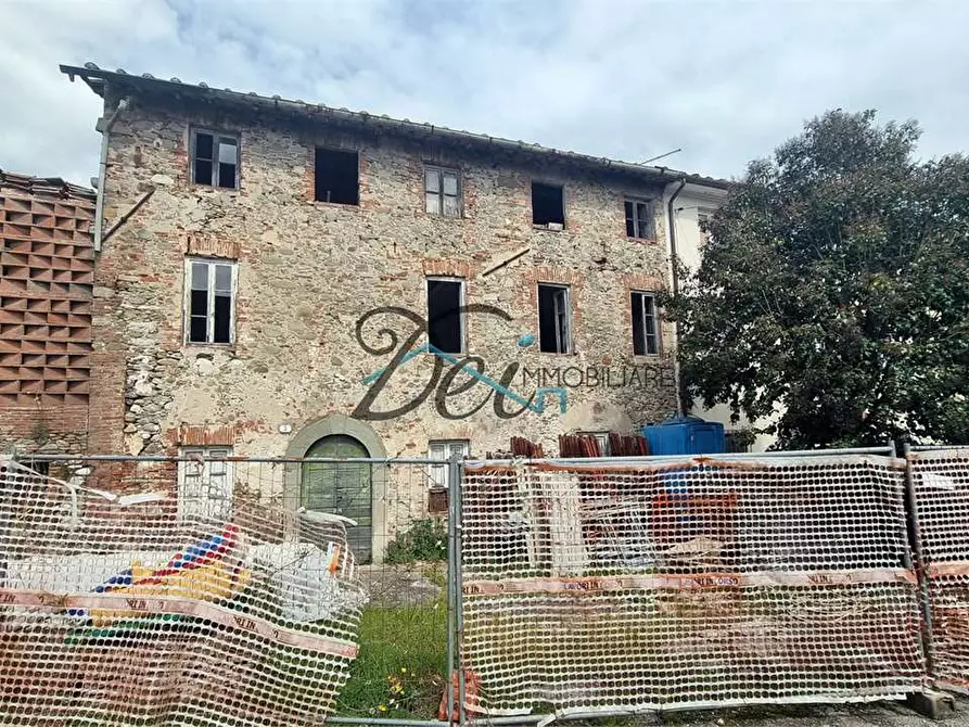 Immagine 1 di Porzione di casa in vendita  in VIa del Ponte a Lucca