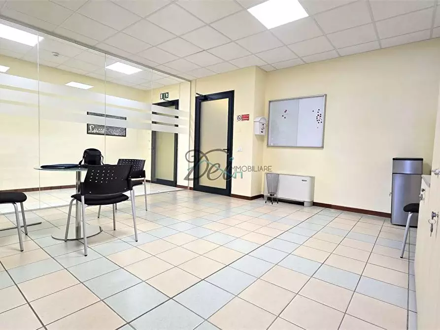 Immagine 15 di Ufficio in affitto  in Via Vecchi pardini a Lucca