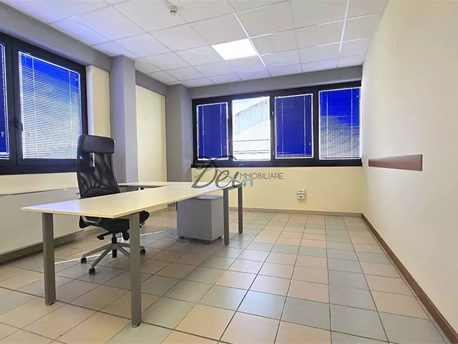Immagine 21 di Ufficio in affitto  in Via Vecchi pardini a Lucca
