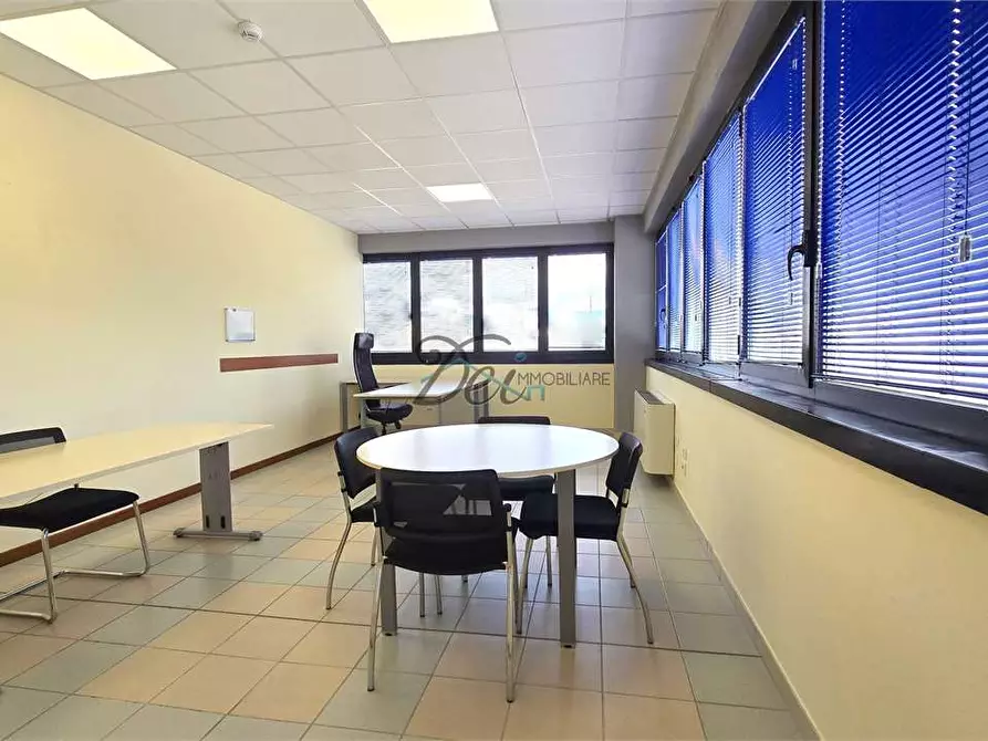 Immagine 10 di Ufficio in affitto  in Via Vecchi pardini a Lucca