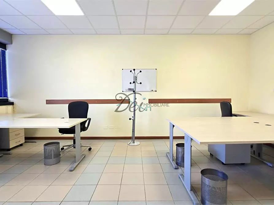Immagine 11 di Ufficio in affitto  in Via Vecchi pardini a Lucca