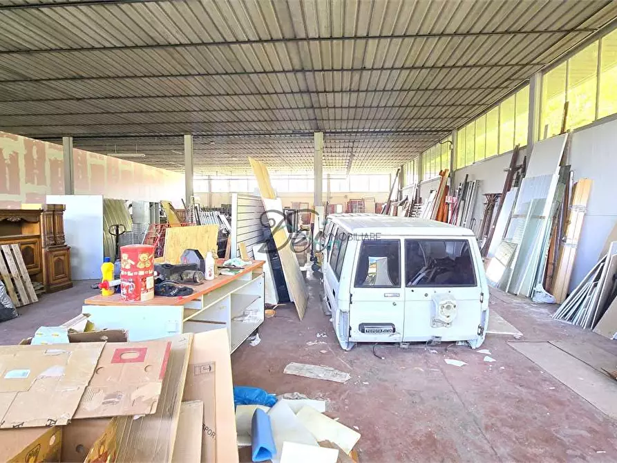 Immagine 2 di Capannone industriale in vendita  in Via nuova segromigno a Capannori
