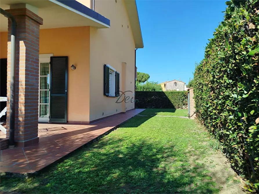 Immagine 45 di Casa bifamiliare in vendita  in Via dei coselli a Capannori