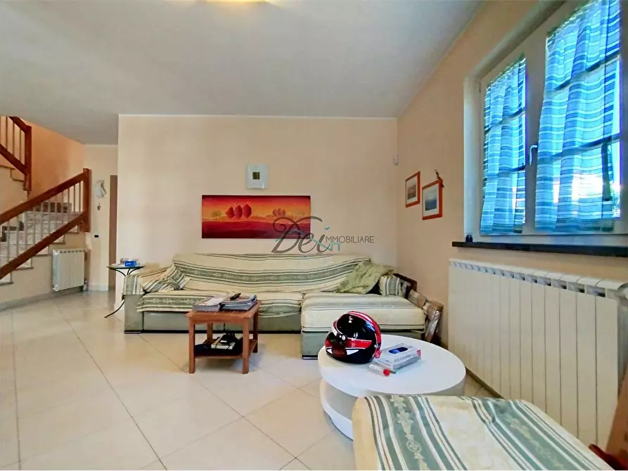 Immagine 5 di Casa bifamiliare in vendita  in Via dei coselli a Capannori