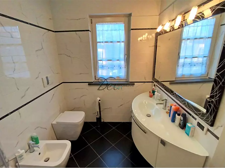 Immagine 30 di Casa bifamiliare in vendita  in Via dei coselli a Capannori