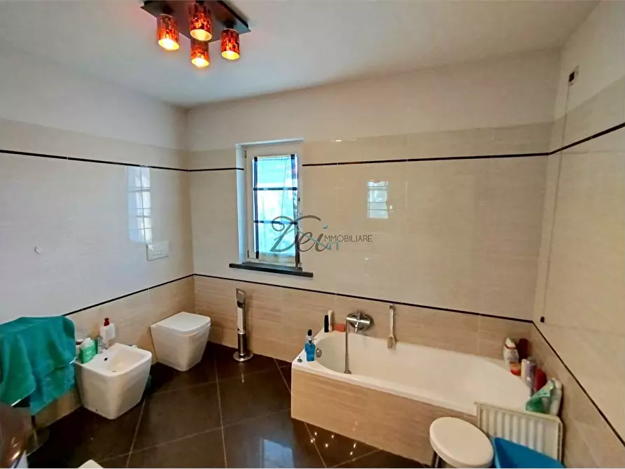 Immagine 28 di Casa bifamiliare in vendita  in Via dei coselli a Capannori