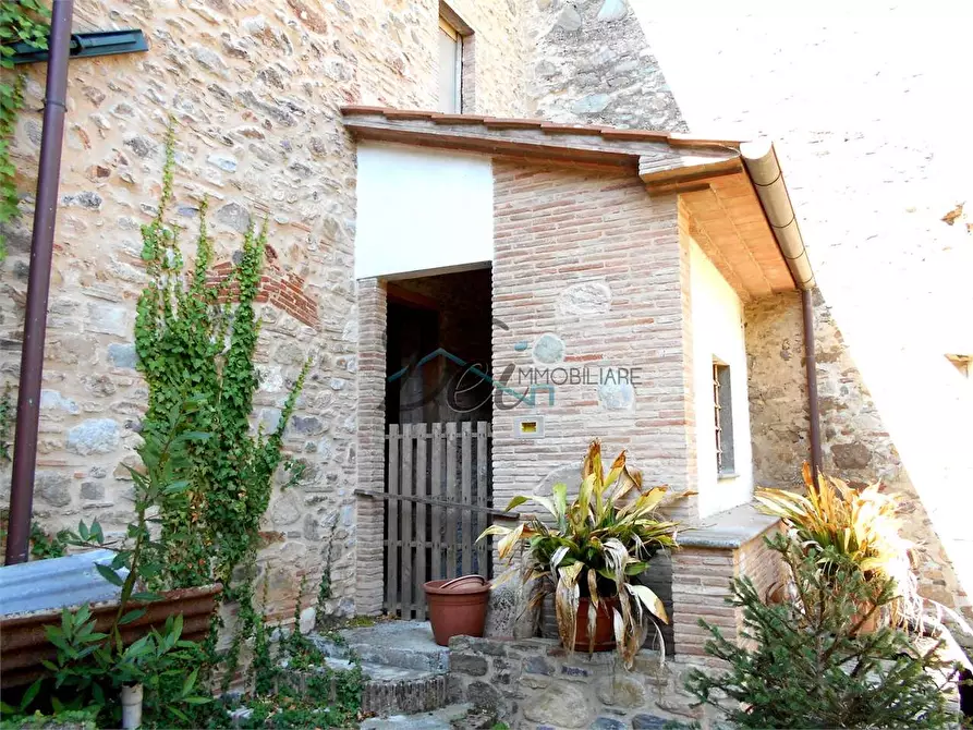 Immagine 4 di Porzione di casa in vendita  in Via castel durante 8 a Capannori