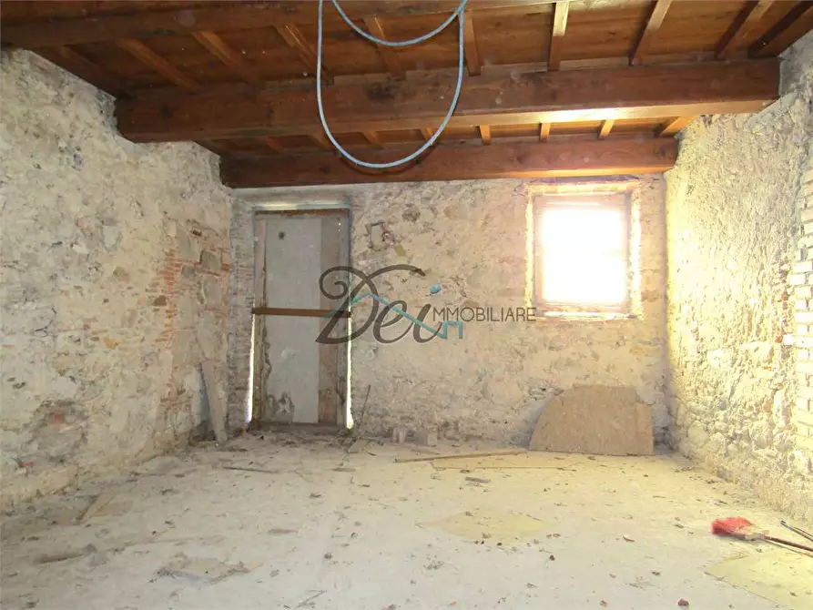 Immagine 6 di Porzione di casa in vendita  in Via castel durante 8 a Capannori