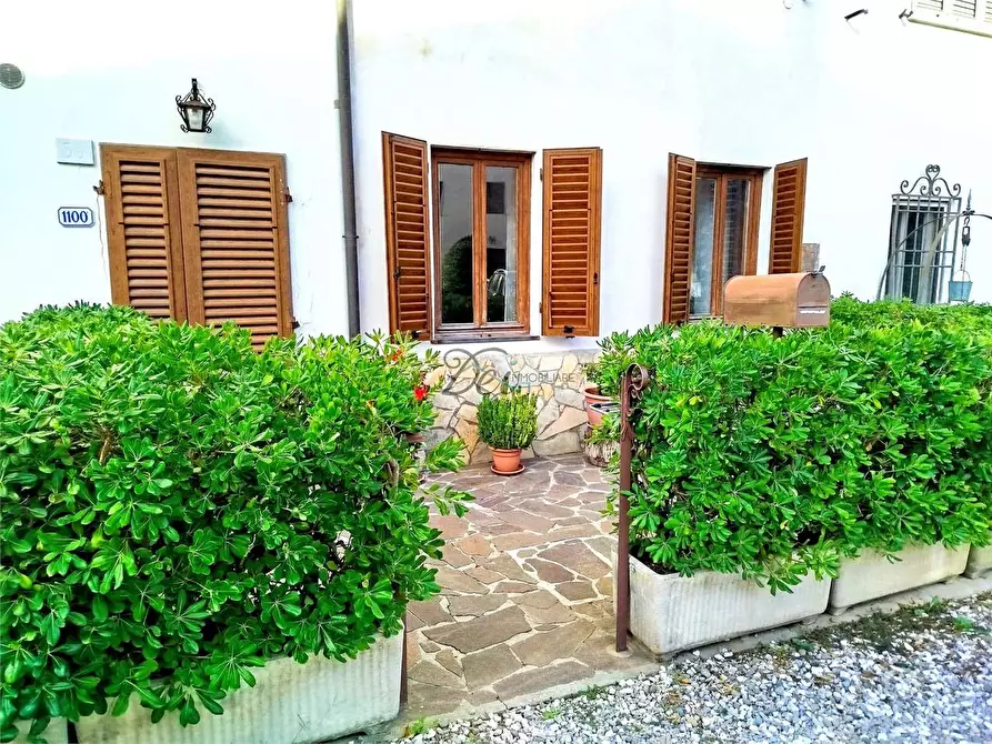 Immagine 3 di Porzione di casa in vendita  in via di vicopelago a Lucca