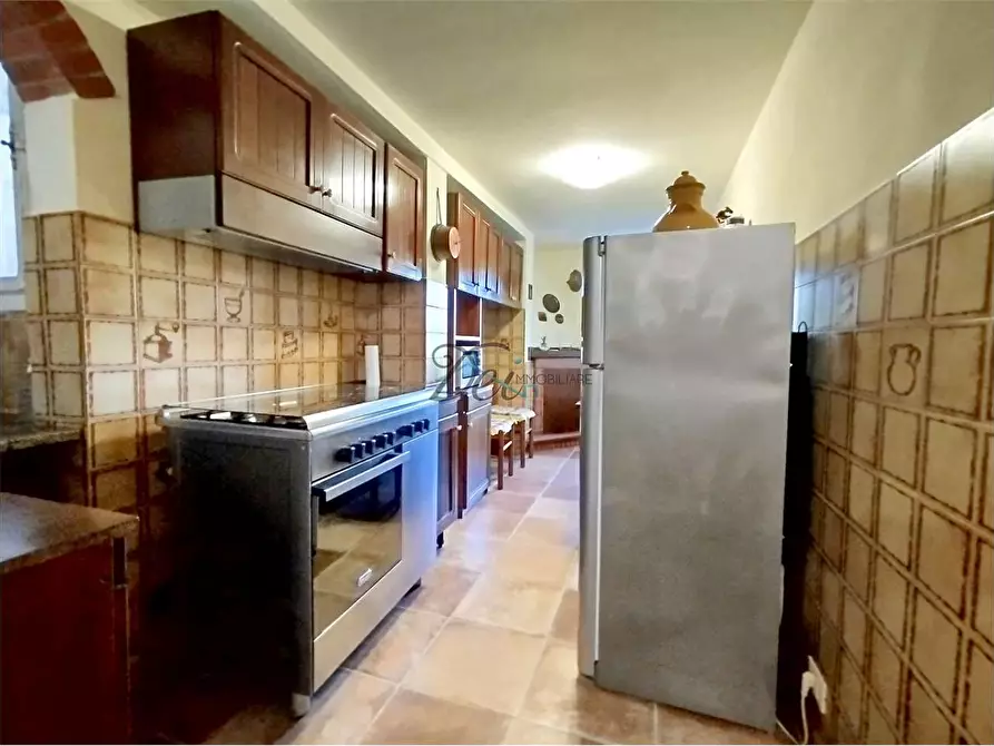 Immagine 12 di Porzione di casa in vendita  in via di vicopelago a Lucca