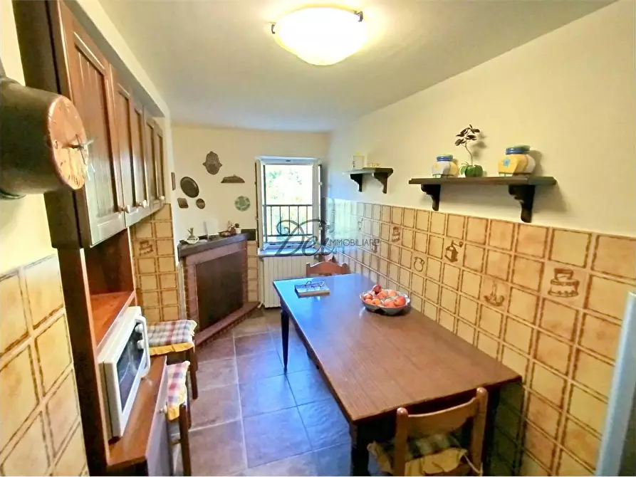 Immagine 11 di Porzione di casa in vendita  in via di vicopelago a Lucca