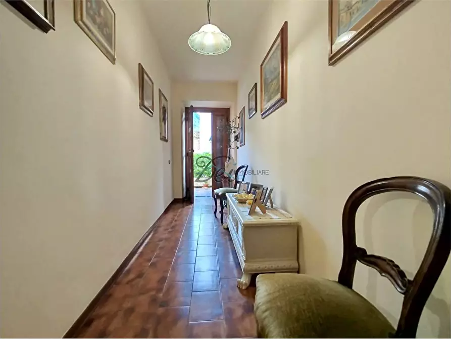 Immagine 4 di Porzione di casa in vendita  in via di vicopelago a Lucca