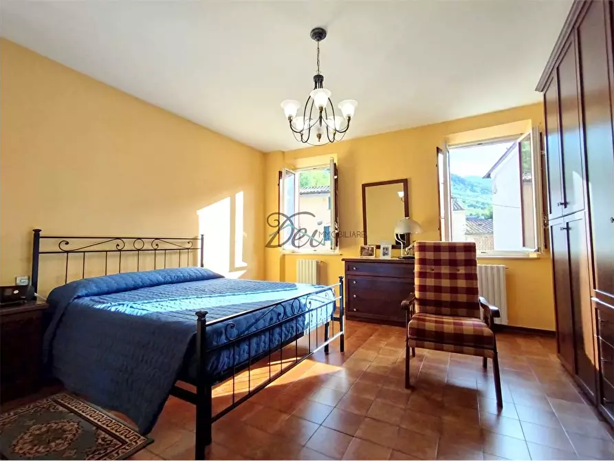 Immagine 15 di Porzione di casa in vendita  in via di vicopelago a Lucca