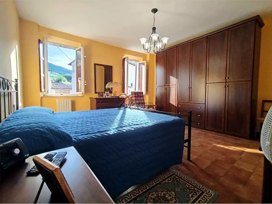 Immagine 16 di Porzione di casa in vendita  in via di vicopelago a Lucca