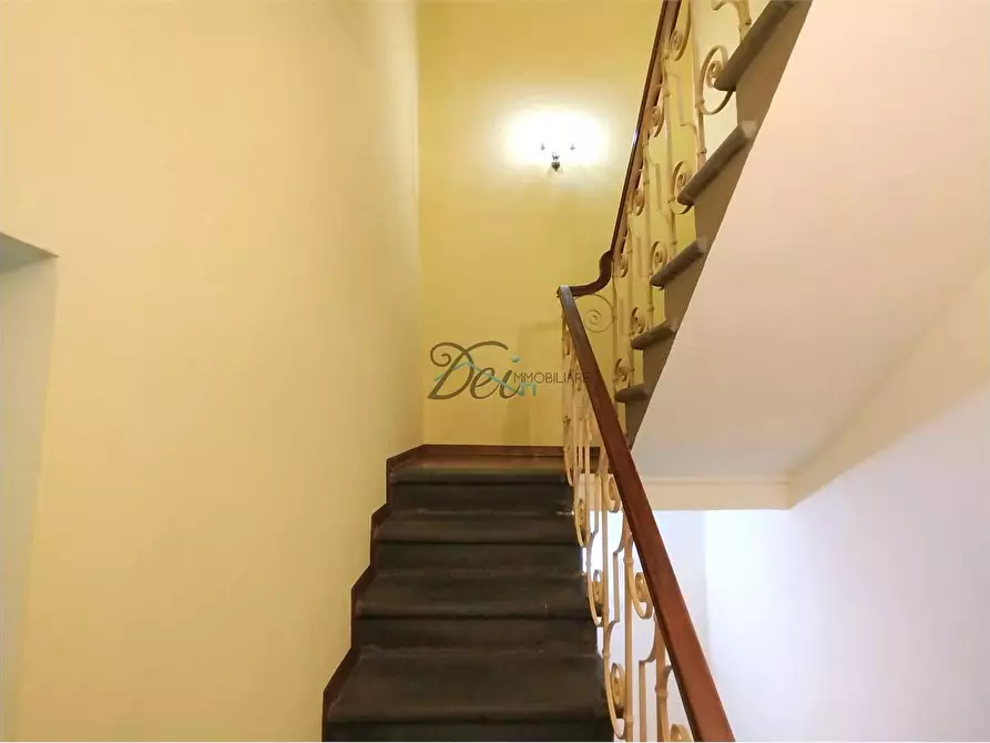 Immagine 21 di Porzione di casa in vendita  in via di vicopelago a Lucca