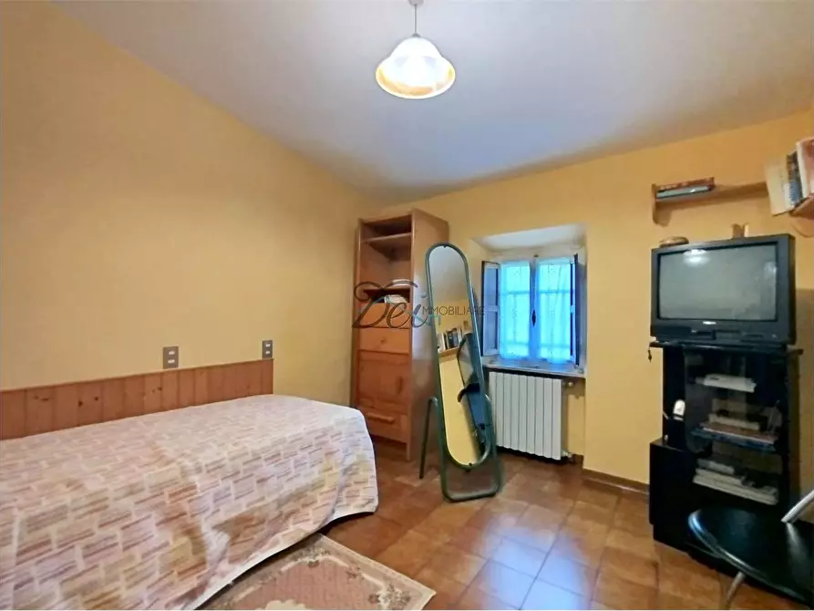 Immagine 20 di Porzione di casa in vendita  in via di vicopelago a Lucca