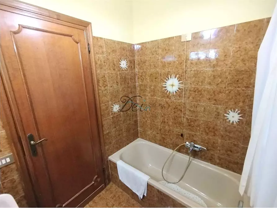 Immagine 28 di Porzione di casa in vendita  in via di vicopelago a Lucca