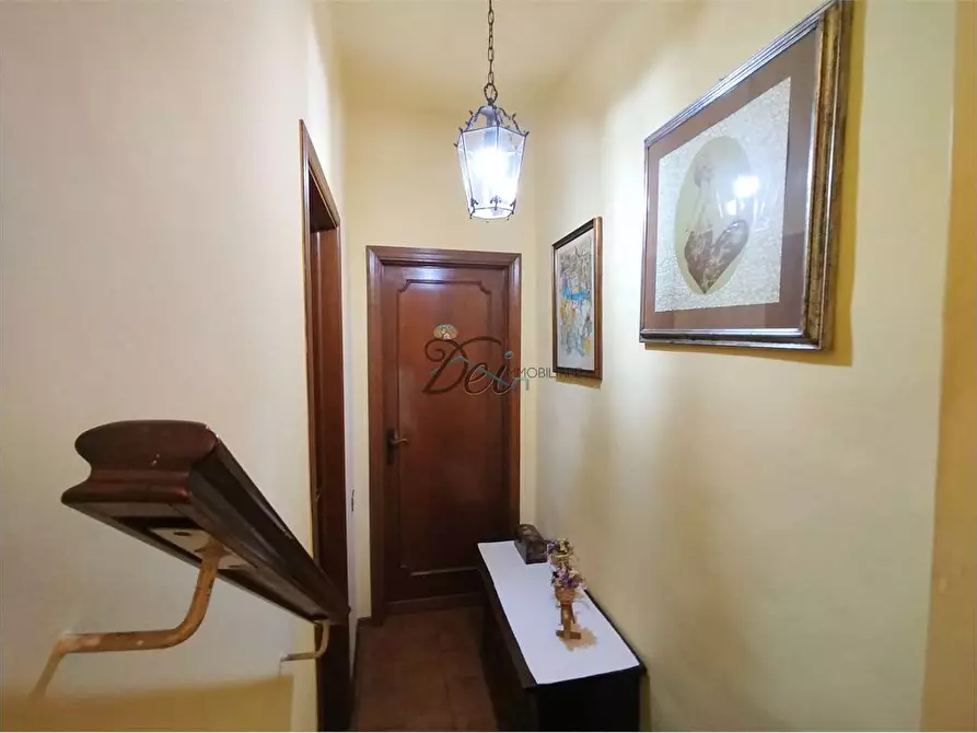 Immagine 32 di Porzione di casa in vendita  in via di vicopelago a Lucca