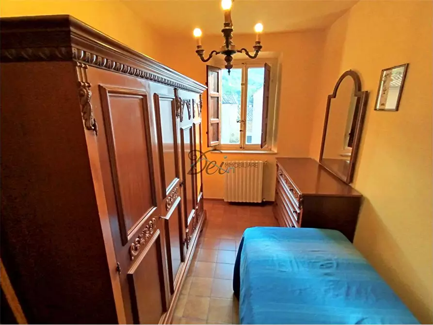 Immagine 23 di Porzione di casa in vendita  in via di vicopelago a Lucca