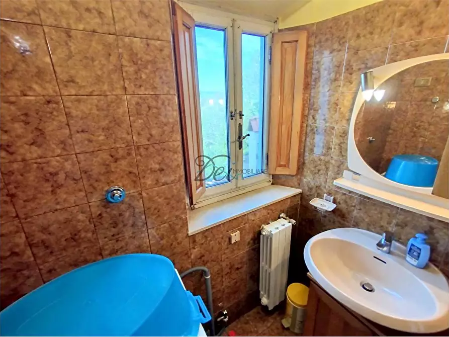 Immagine 30 di Porzione di casa in vendita  in via di vicopelago a Lucca