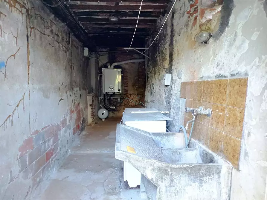 Immagine 39 di Porzione di casa in vendita  in via di vicopelago a Lucca
