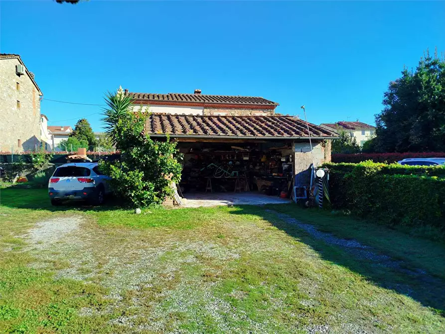 Immagine 42 di Rustico / casale in vendita  in Via di corte bertolucci a Capannori