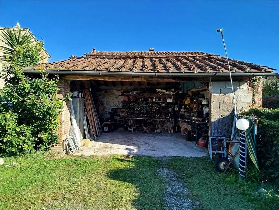 Immagine 43 di Rustico / casale in vendita  in Via di corte bertolucci a Capannori