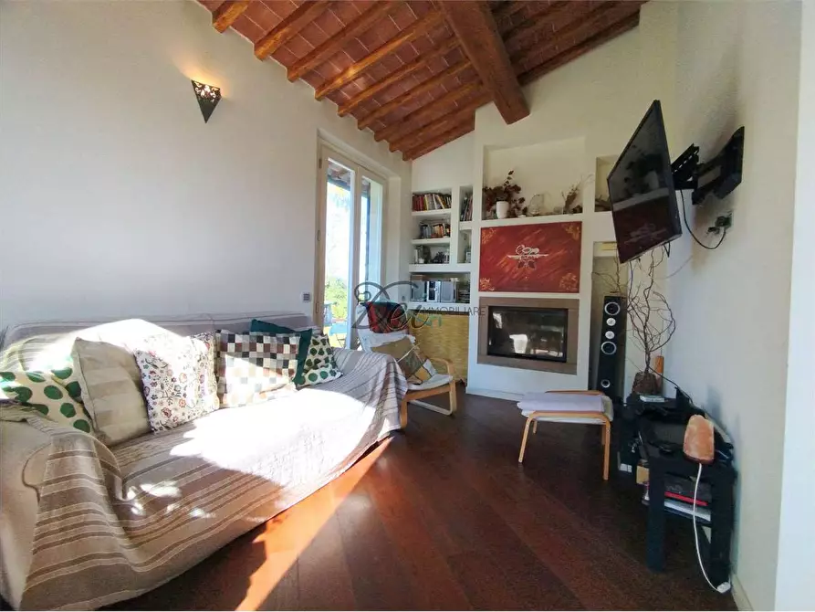 Immagine 14 di Casa bifamiliare in vendita  in via don aldo mei a Capannori