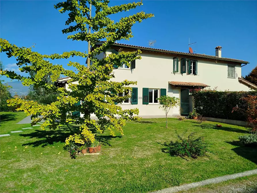 Immagine 44 di Casa bifamiliare in vendita  in via don aldo mei a Capannori