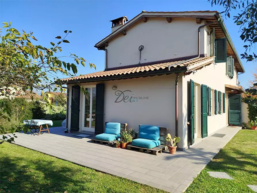 Immagine 2 di Casa bifamiliare in vendita  in via don aldo mei a Capannori