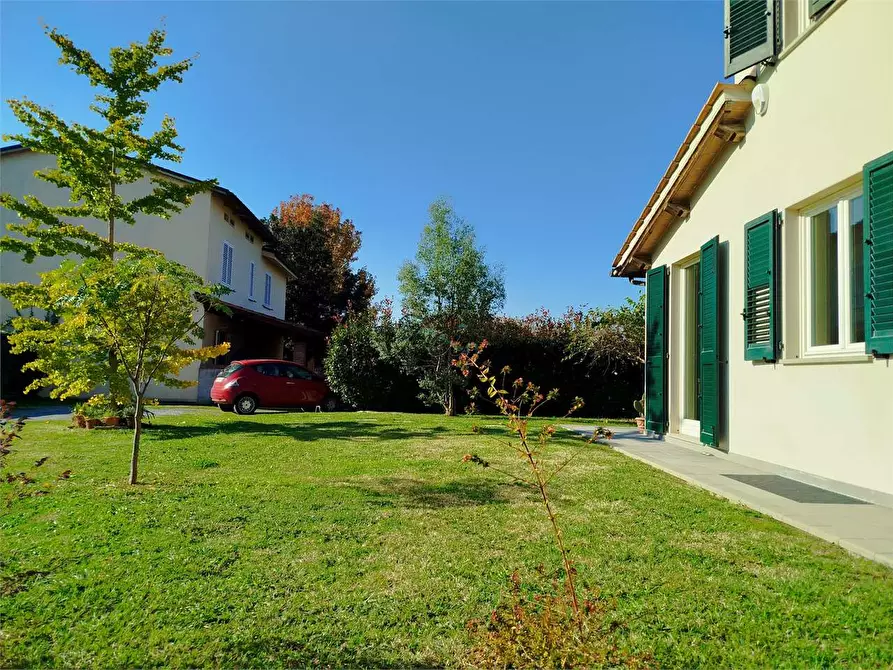 Immagine 42 di Casa bifamiliare in vendita  in via don aldo mei a Capannori