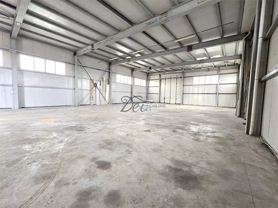 Immagine 8 di Capannone industriale in affitto  in via dei cerbaioli a Uzzano