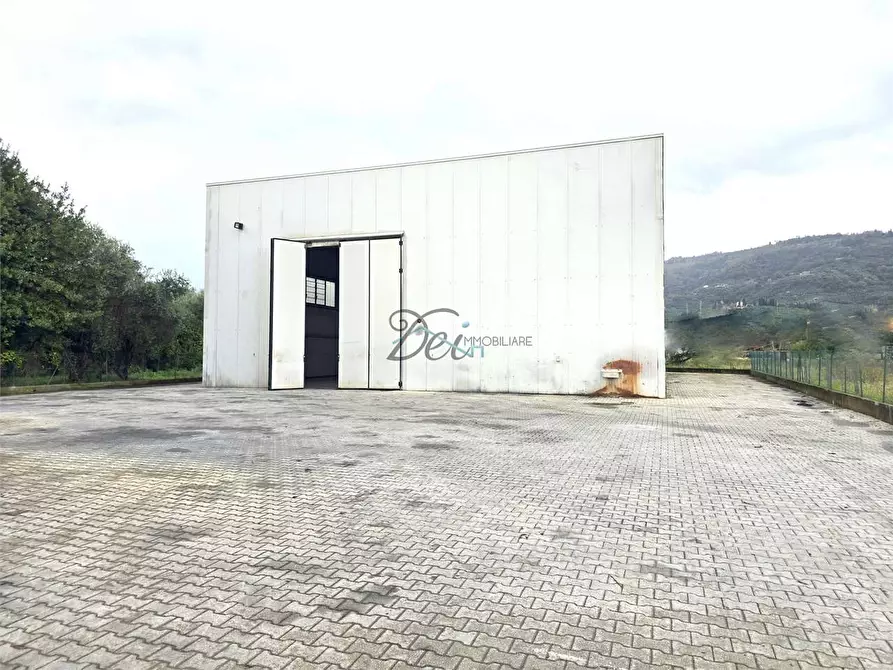 Immagine 1 di Capannone industriale in affitto  in via dei cerbaioli a Uzzano