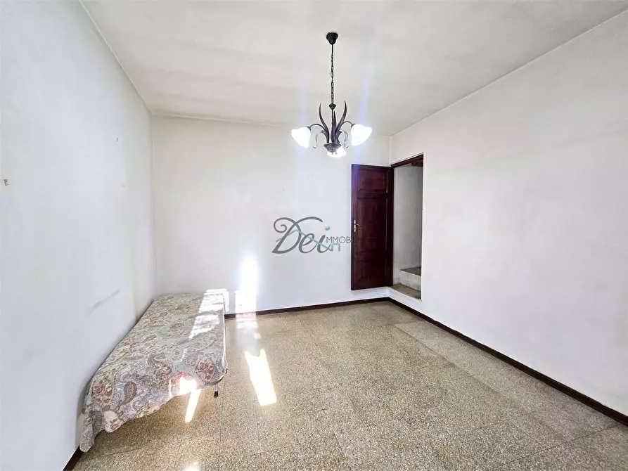 Immagine 12 di Porzione di casa in vendita  in Via dei bacci a Lucca
